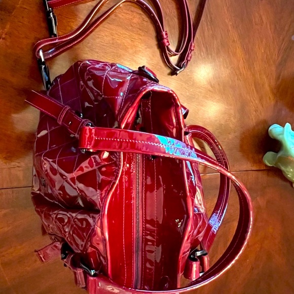 AUTHENTIC BURBERRY LARGE BURGUNDY PATENT LEATHER BAG WITH SHOULDER STRAP - Picture 6 of 14